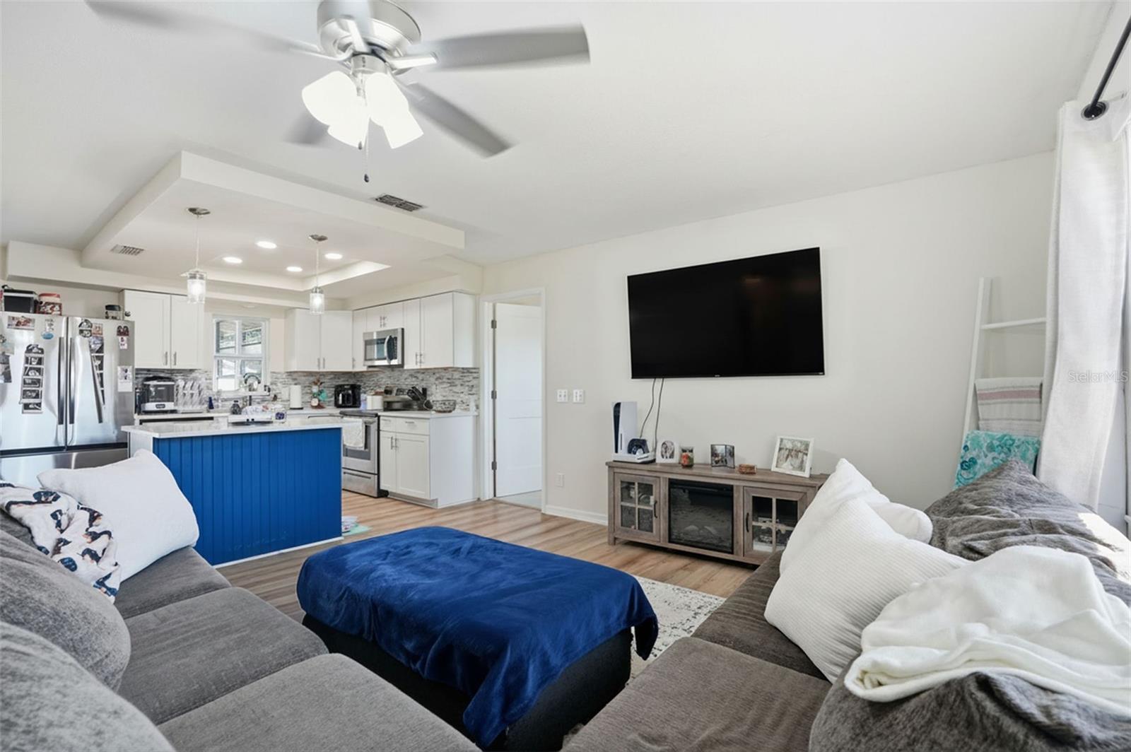 Listing photo id 9 for 2353 Bishop Road