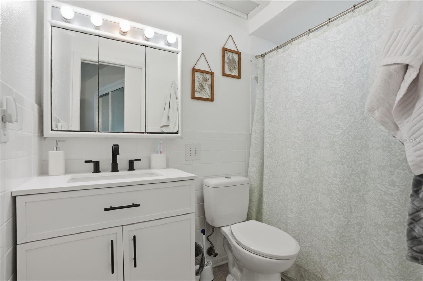 Listing photo id 15 for 2353 Bishop Road