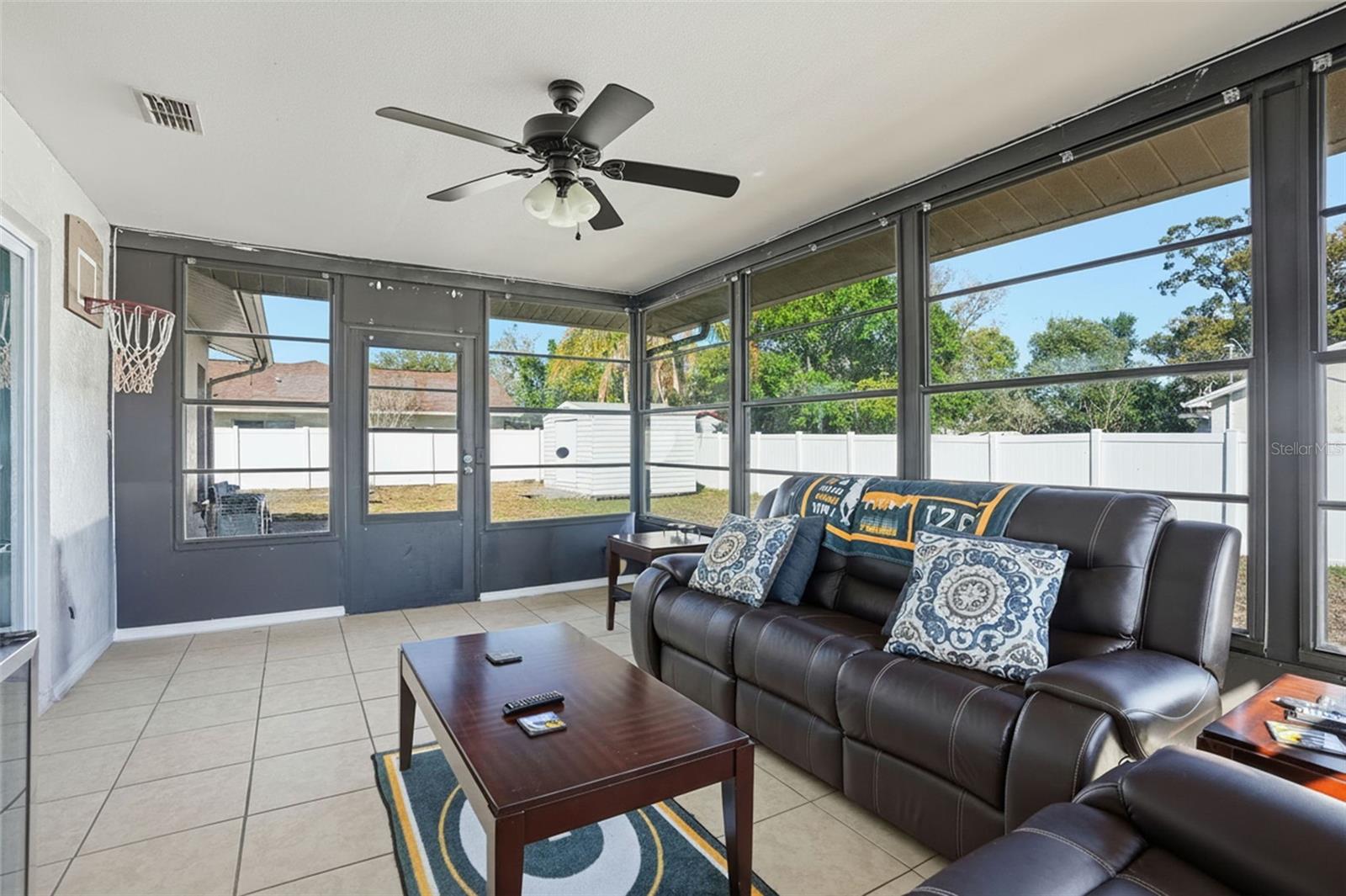 Listing photo id 21 for 2353 Bishop Road