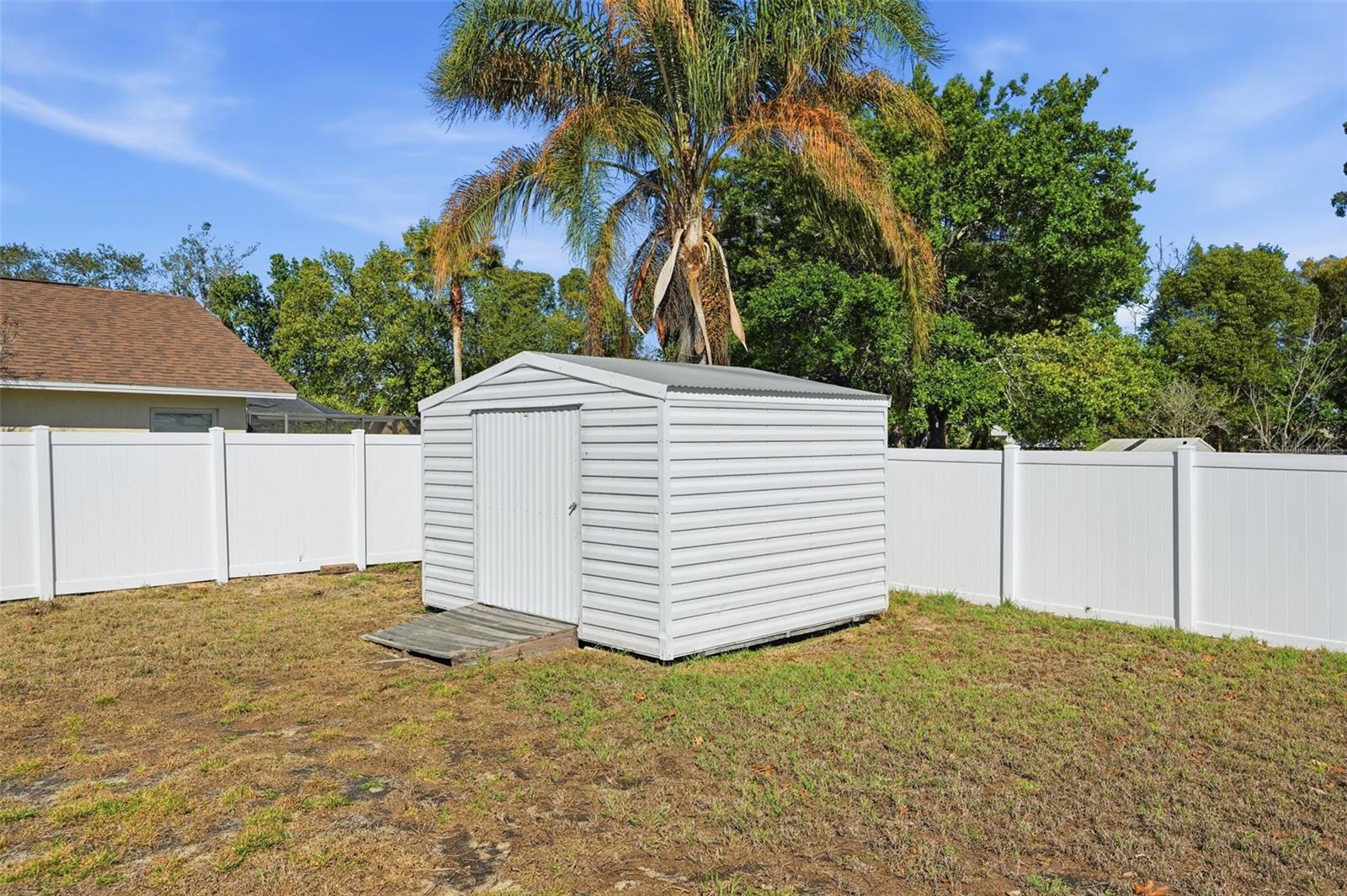 Listing photo id 23 for 2353 Bishop Road