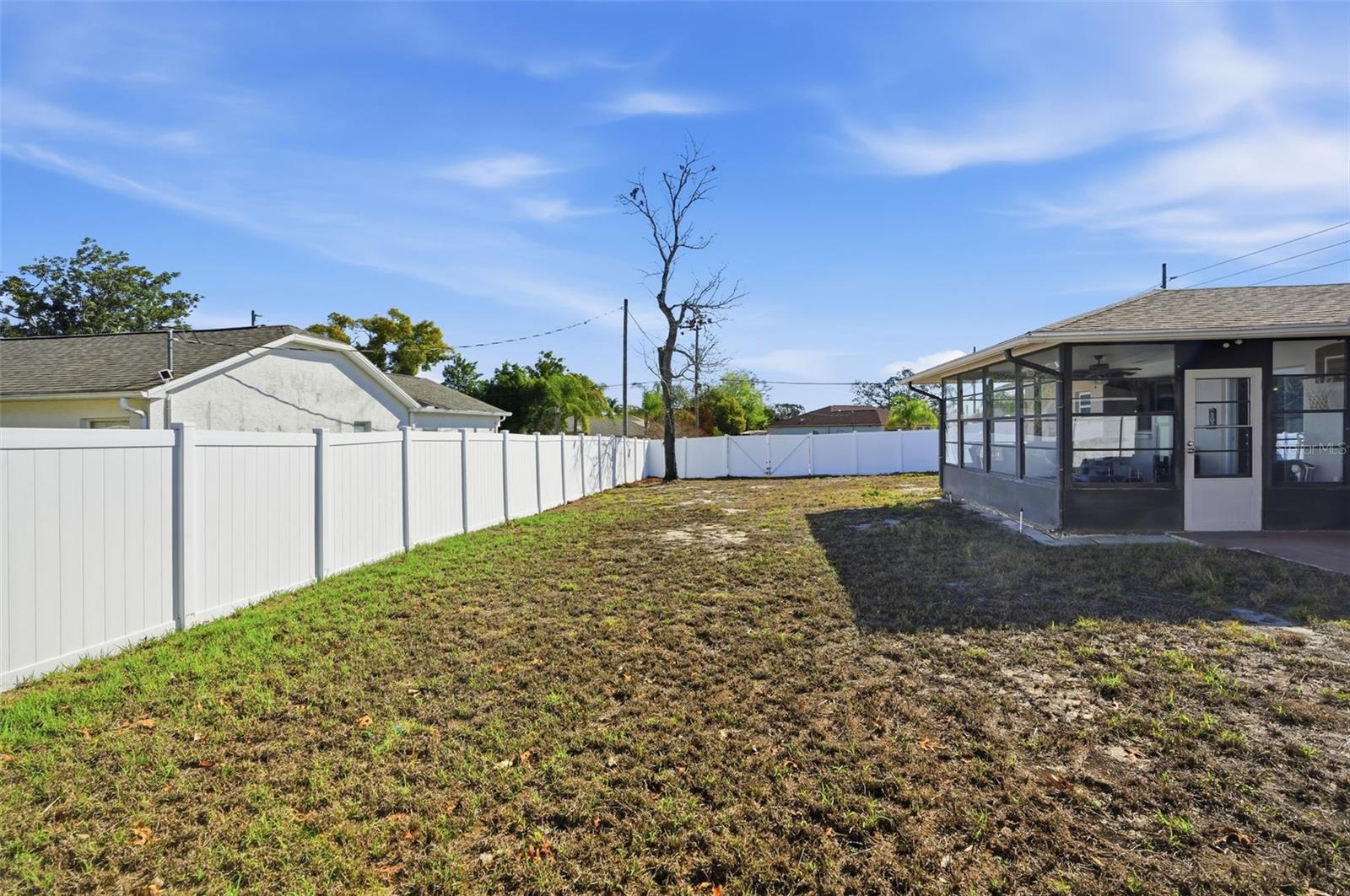 Listing photo id 24 for 2353 Bishop Road