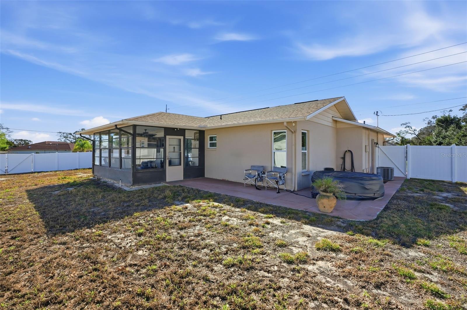 Listing photo id 35 for 2353 Bishop Road