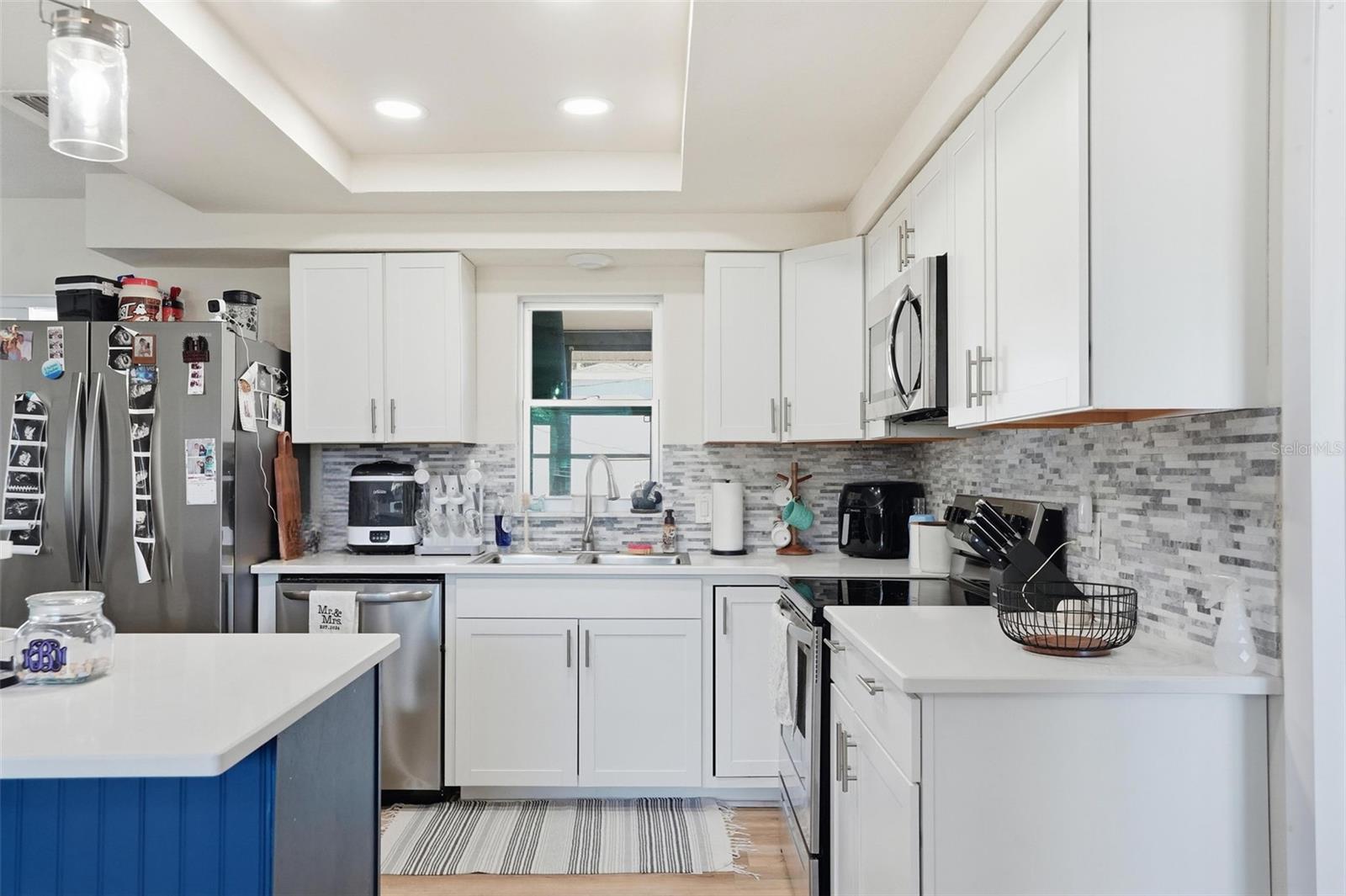 Listing photo id 5 for 2353 Bishop Road