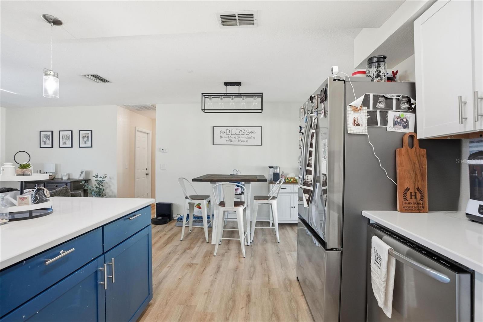 Listing photo id 7 for 2353 Bishop Road