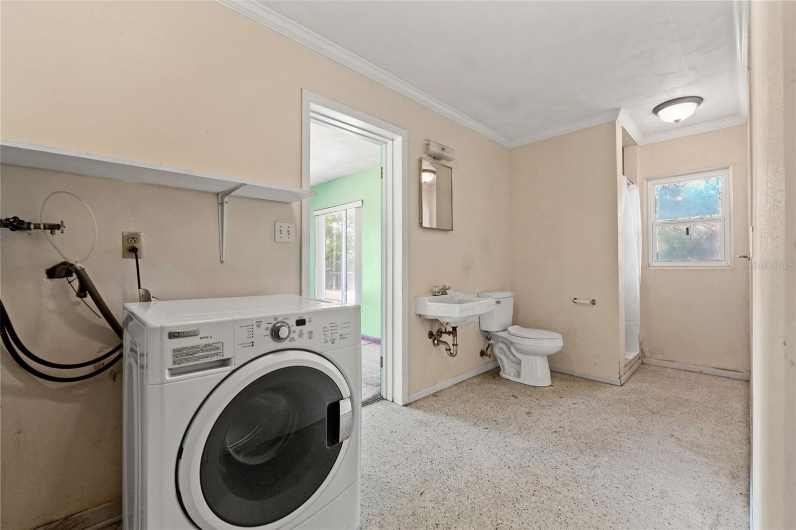 Image 14 of 59 For 5067 Mockingbird Drive