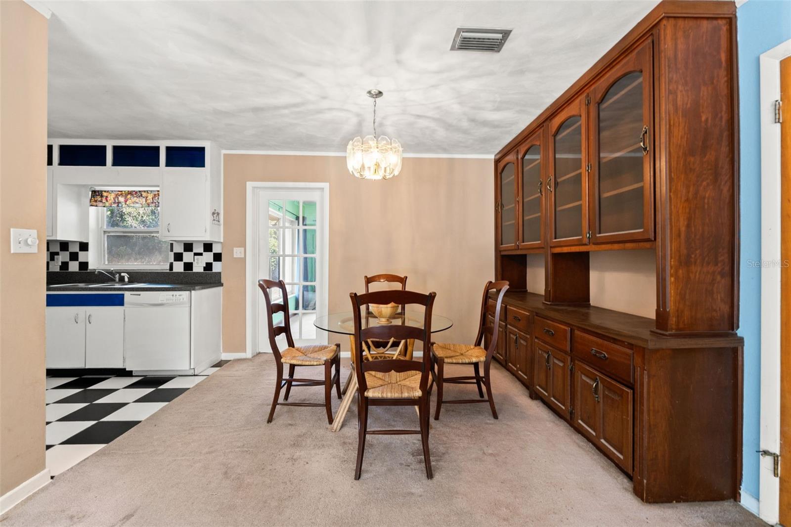 Image 18 of 59 For 5067 Mockingbird Drive