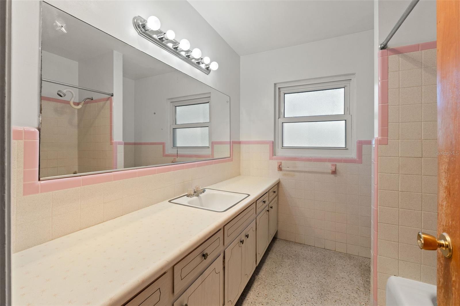 Image 23 of 59 For 5067 Mockingbird Drive