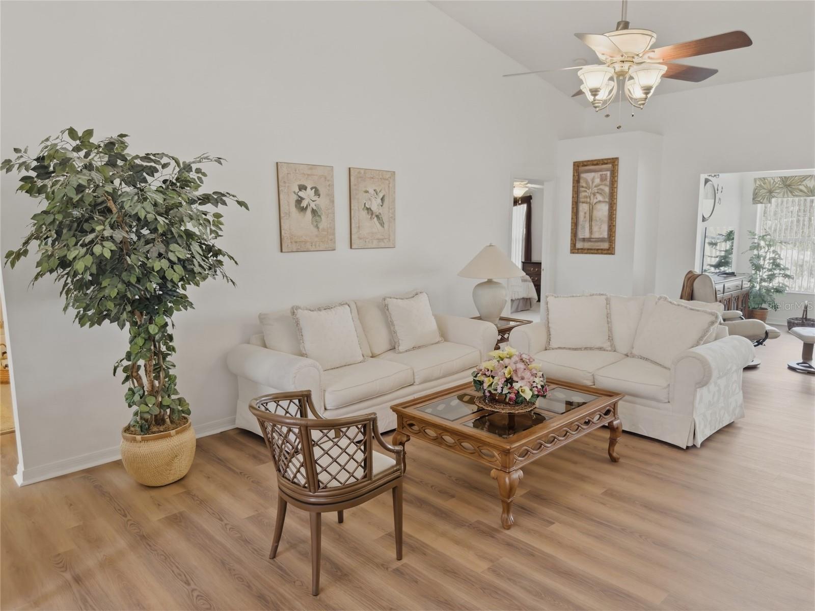 Image 11 of 68 For 11131 Hollander Avenue