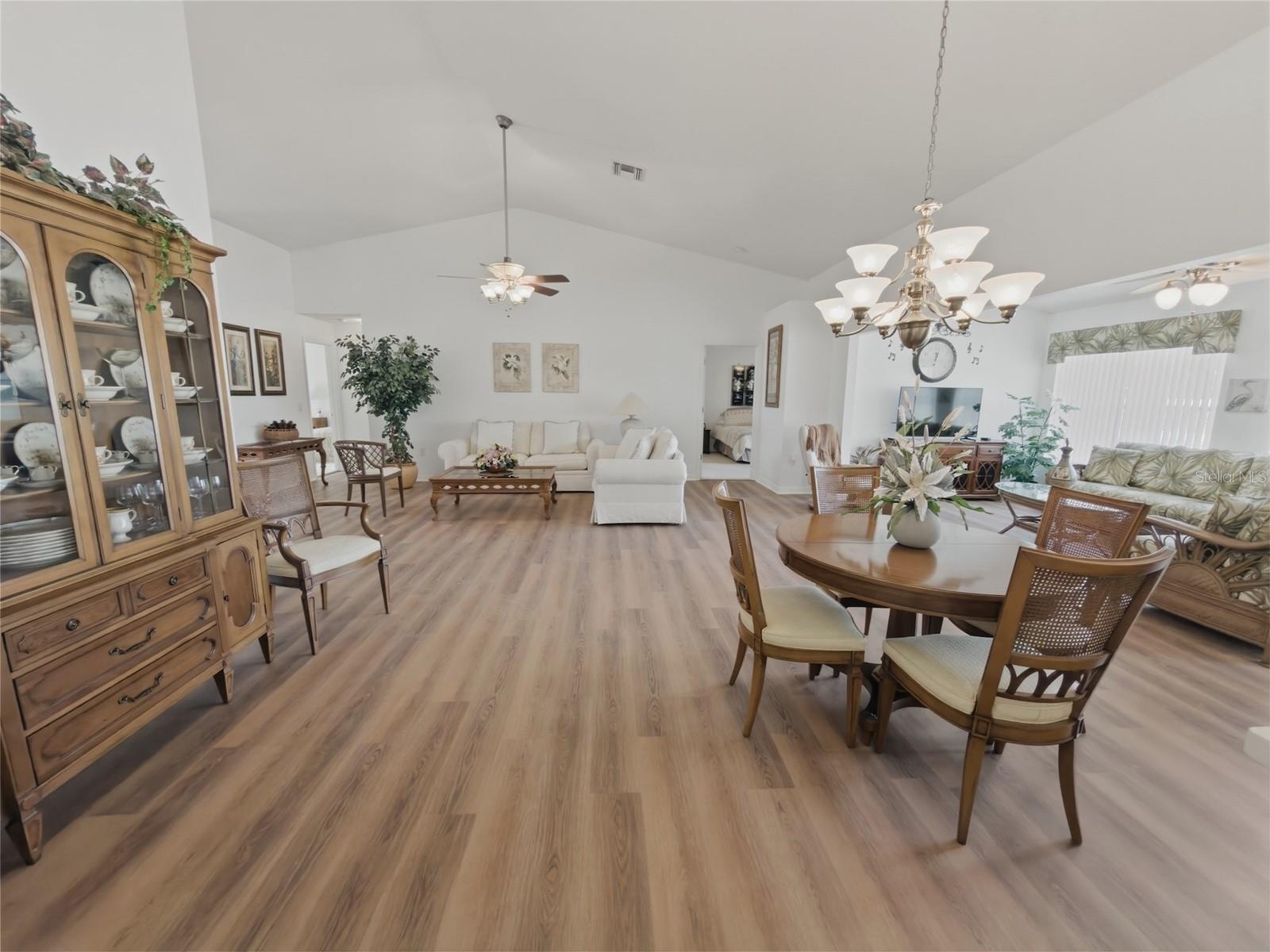 Image 15 of 68 For 11131 Hollander Avenue