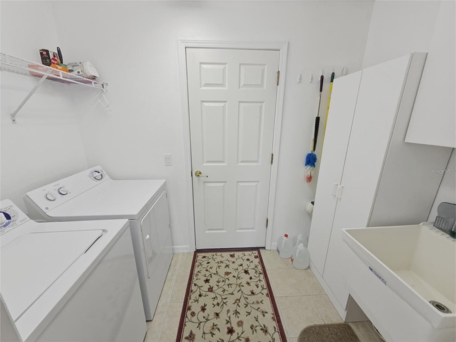 Image 42 of 68 For 11131 Hollander Avenue