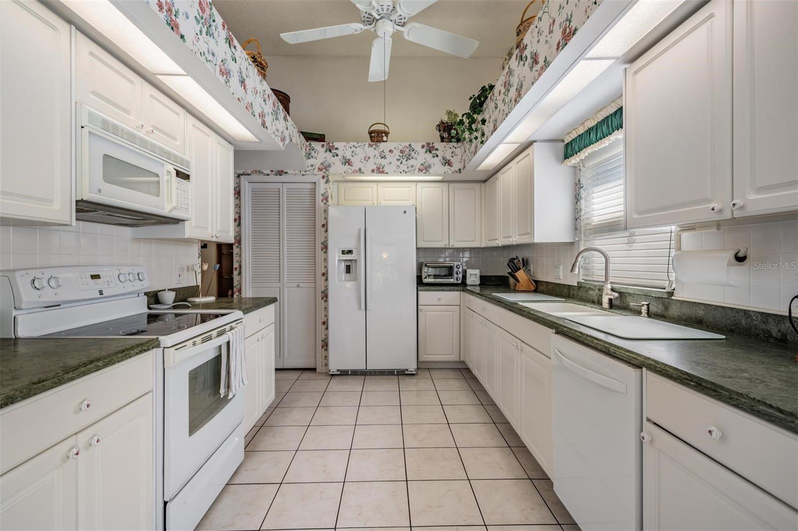 Image 6 of 46 For 9525 Springmeadow Drive