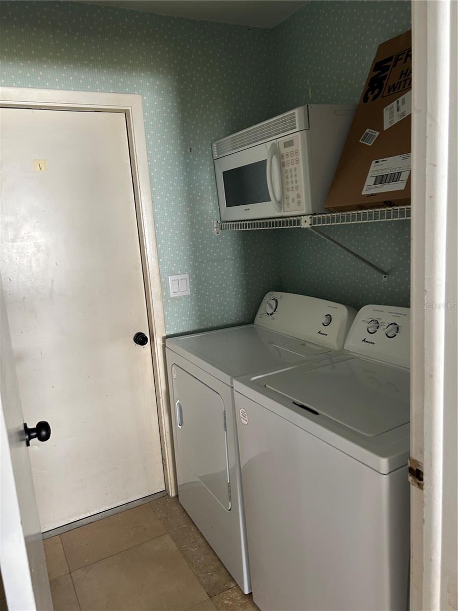 Image 5 of 40 For 9297 Pickens Street