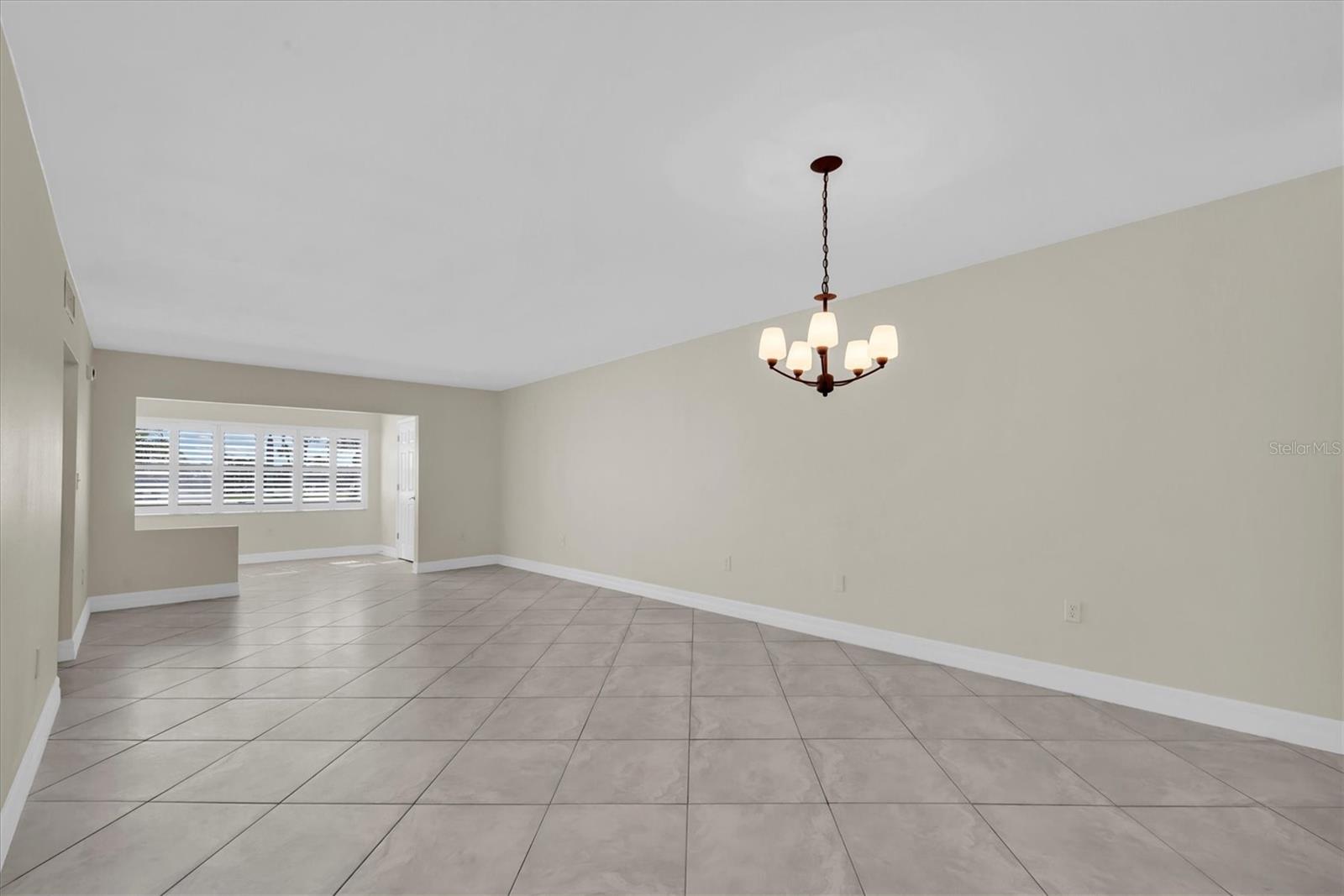 Image 14 of 44 For 8 Glencoe Place 105