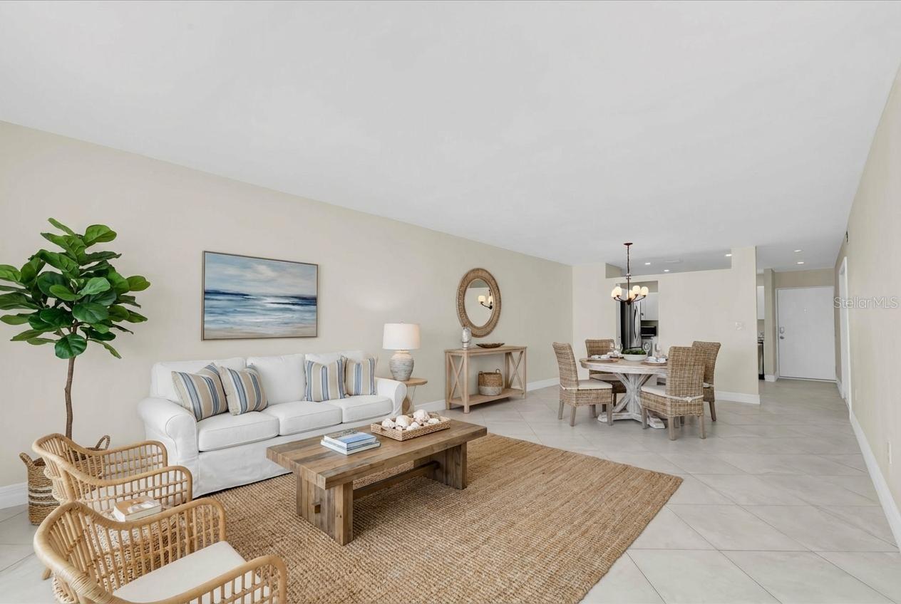 Image 3 of 44 For 8 Glencoe Place 105