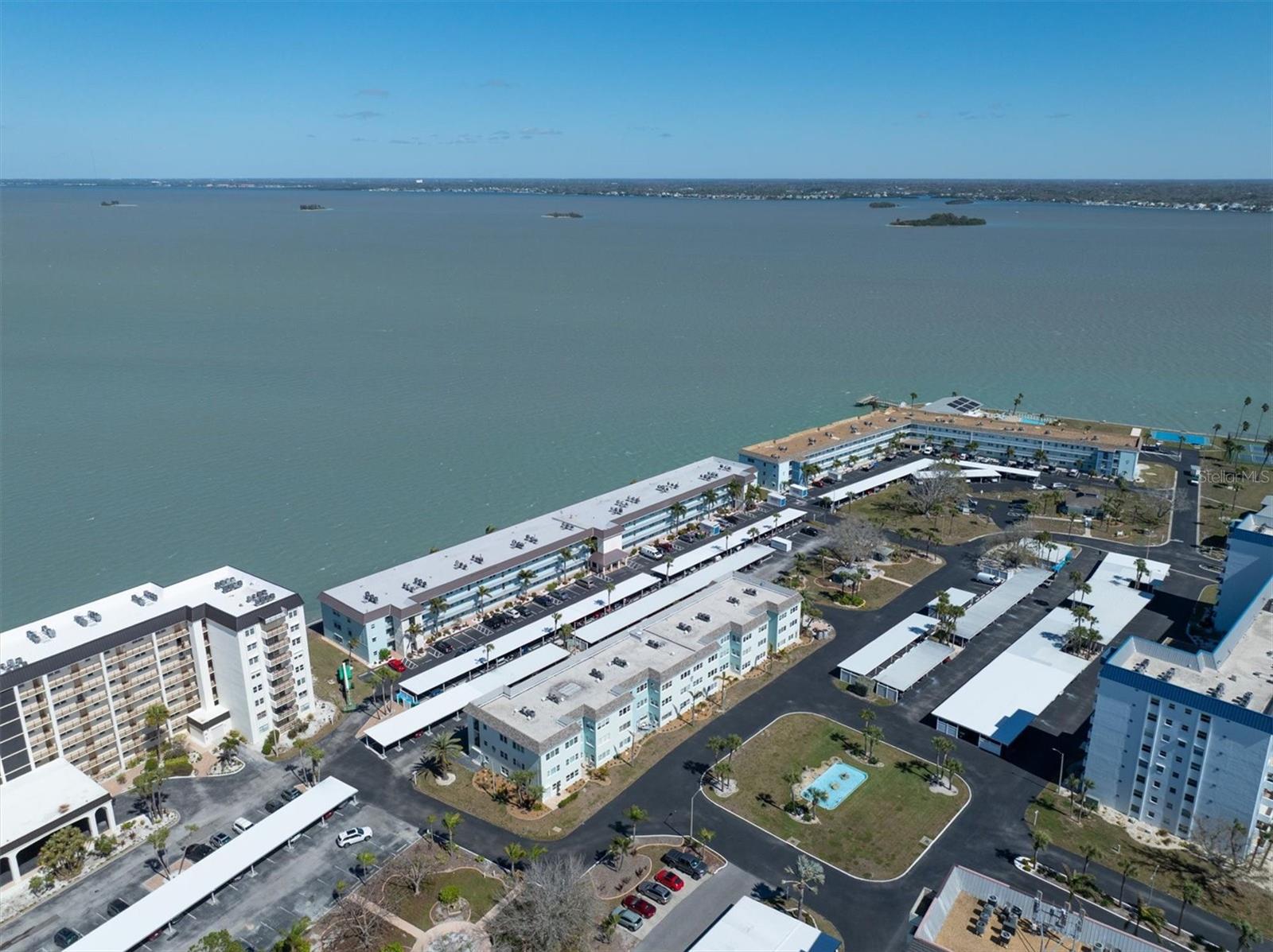 Image 34 of 44 For 8 Glencoe Place 105