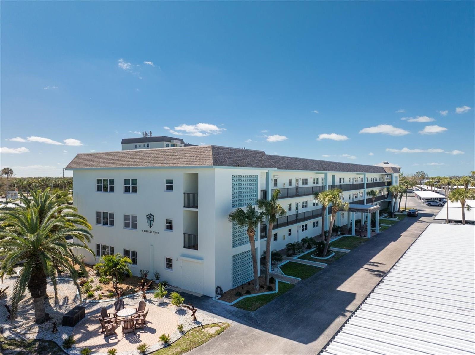 Image 40 of 44 For 8 Glencoe Place 105