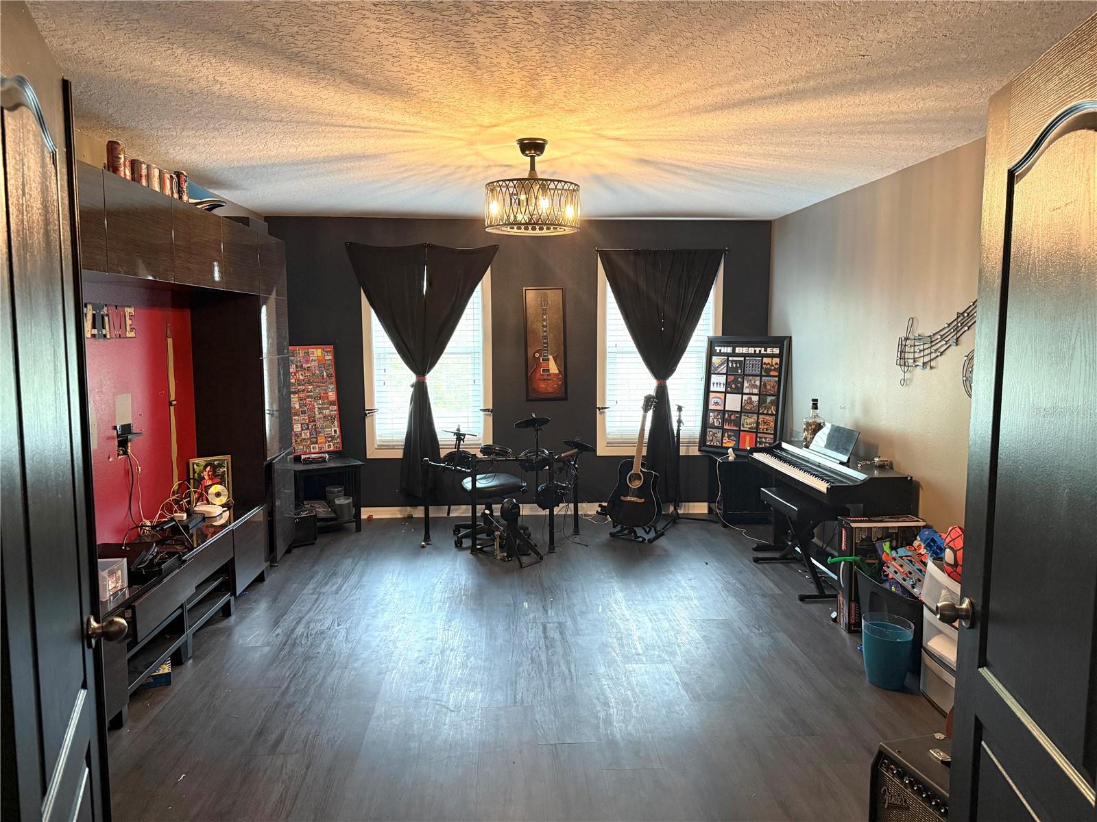 Image 27 of 42 For 11695 Crestridge Loop