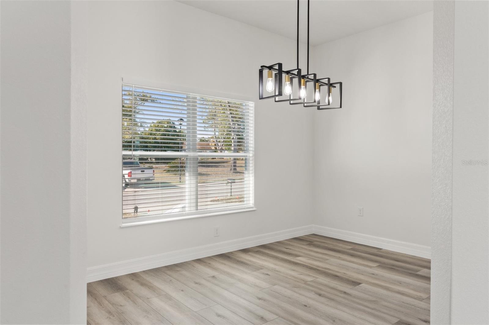 Listing photo id 13 for 12406 Parchment Drive