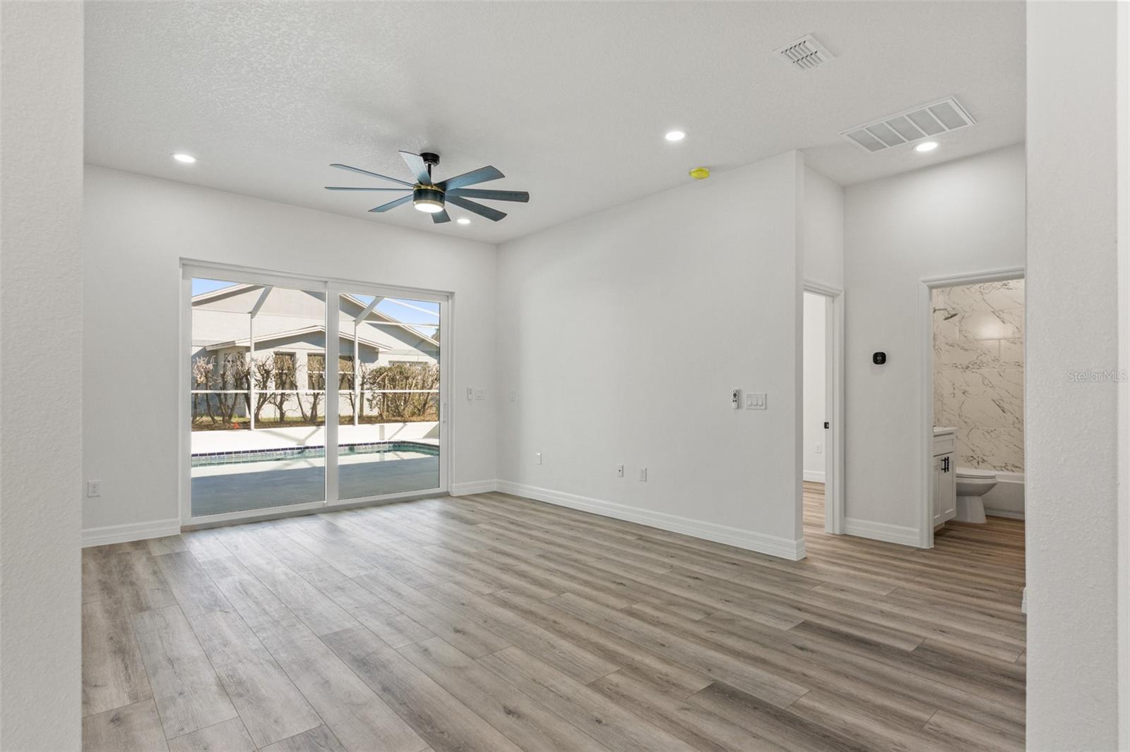 Listing photo id 16 for 12406 Parchment Drive