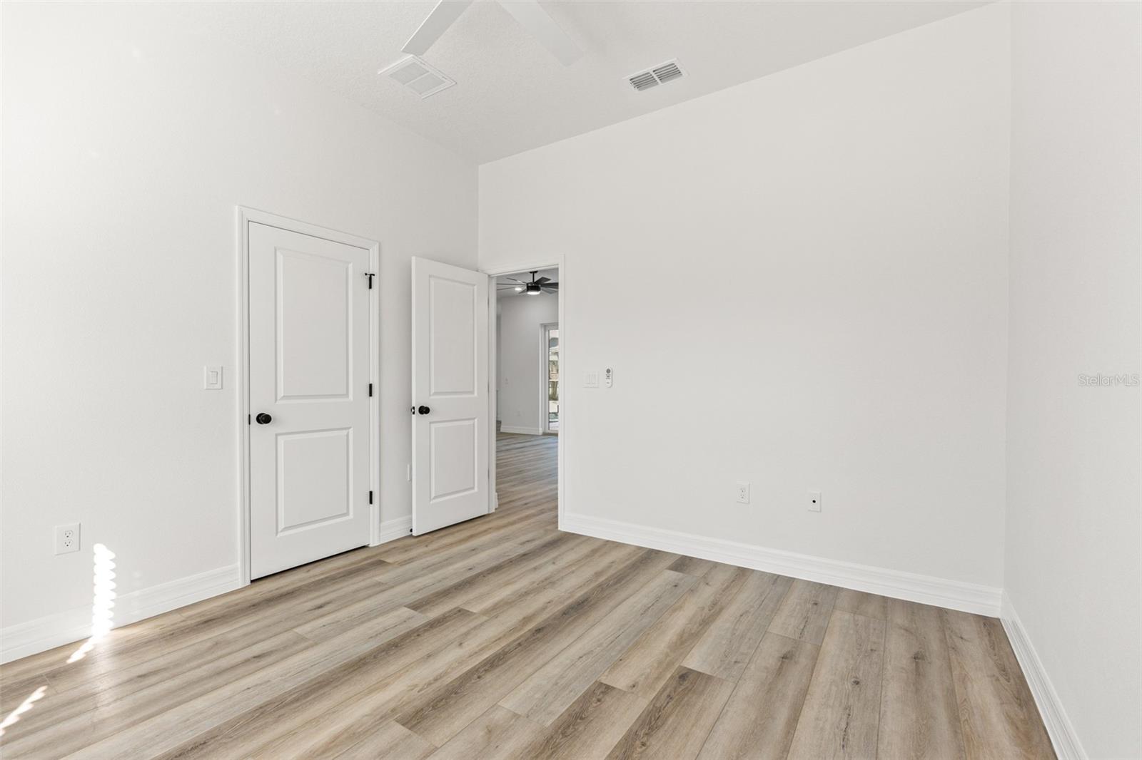 Listing photo id 19 for 12406 Parchment Drive