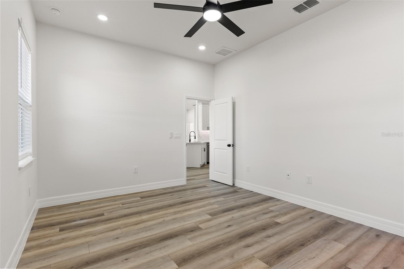 Listing photo id 30 for 12406 Parchment Drive