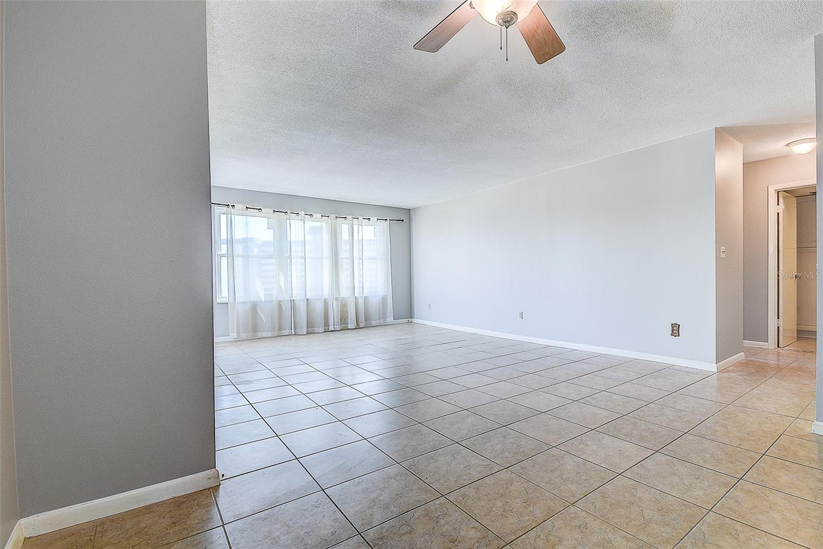 Image 10 of 38 For 5220 Brittany Drive S 509