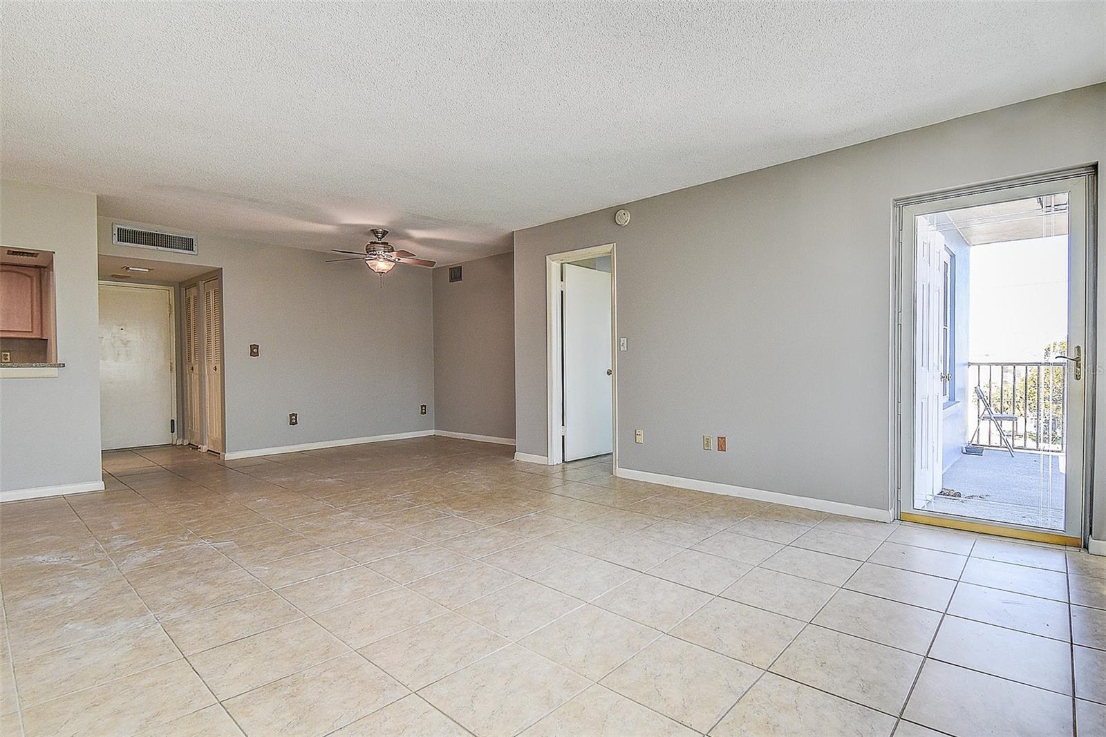 Image 13 of 38 For 5220 Brittany Drive S 509