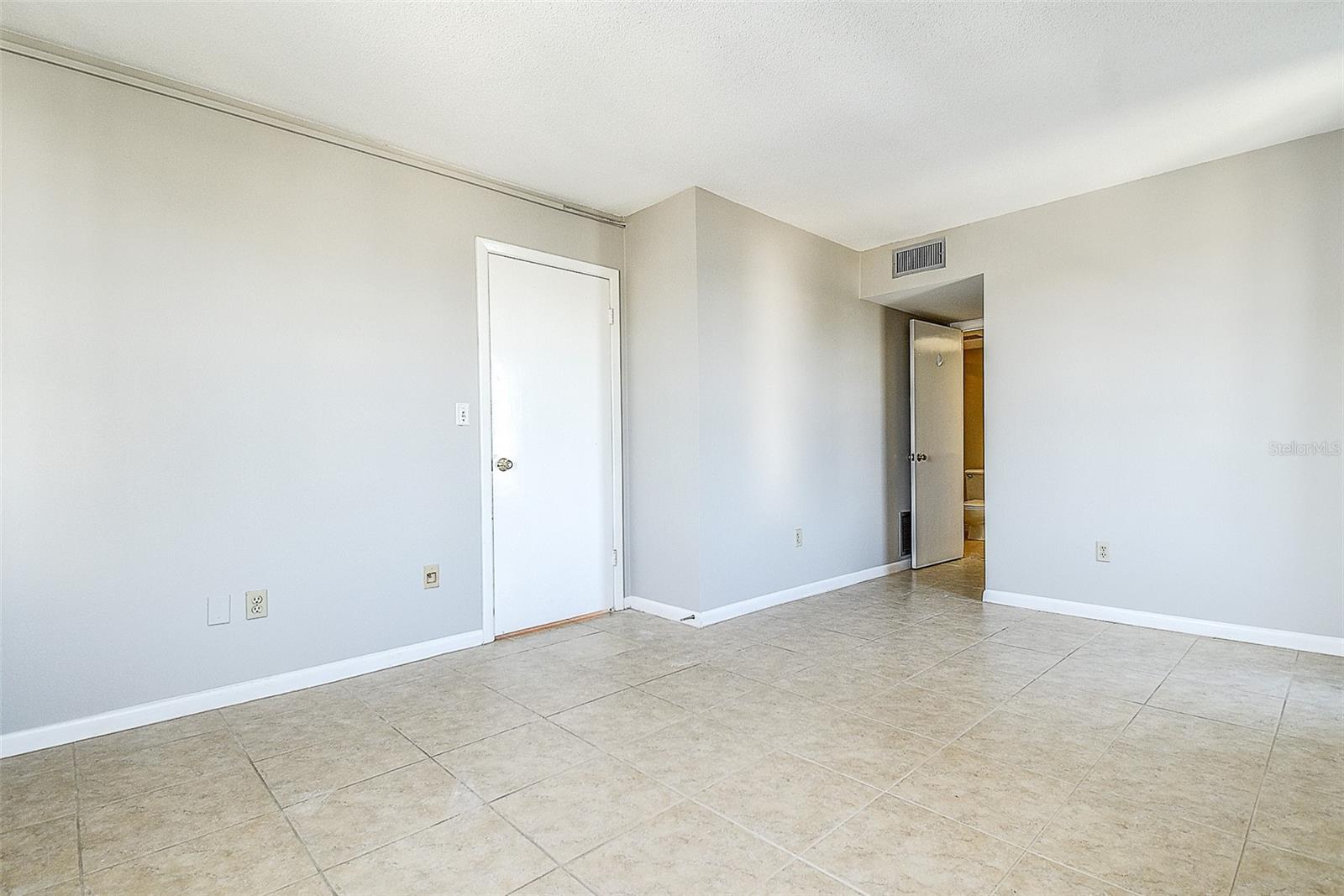 Image 16 of 38 For 5220 Brittany Drive S 509