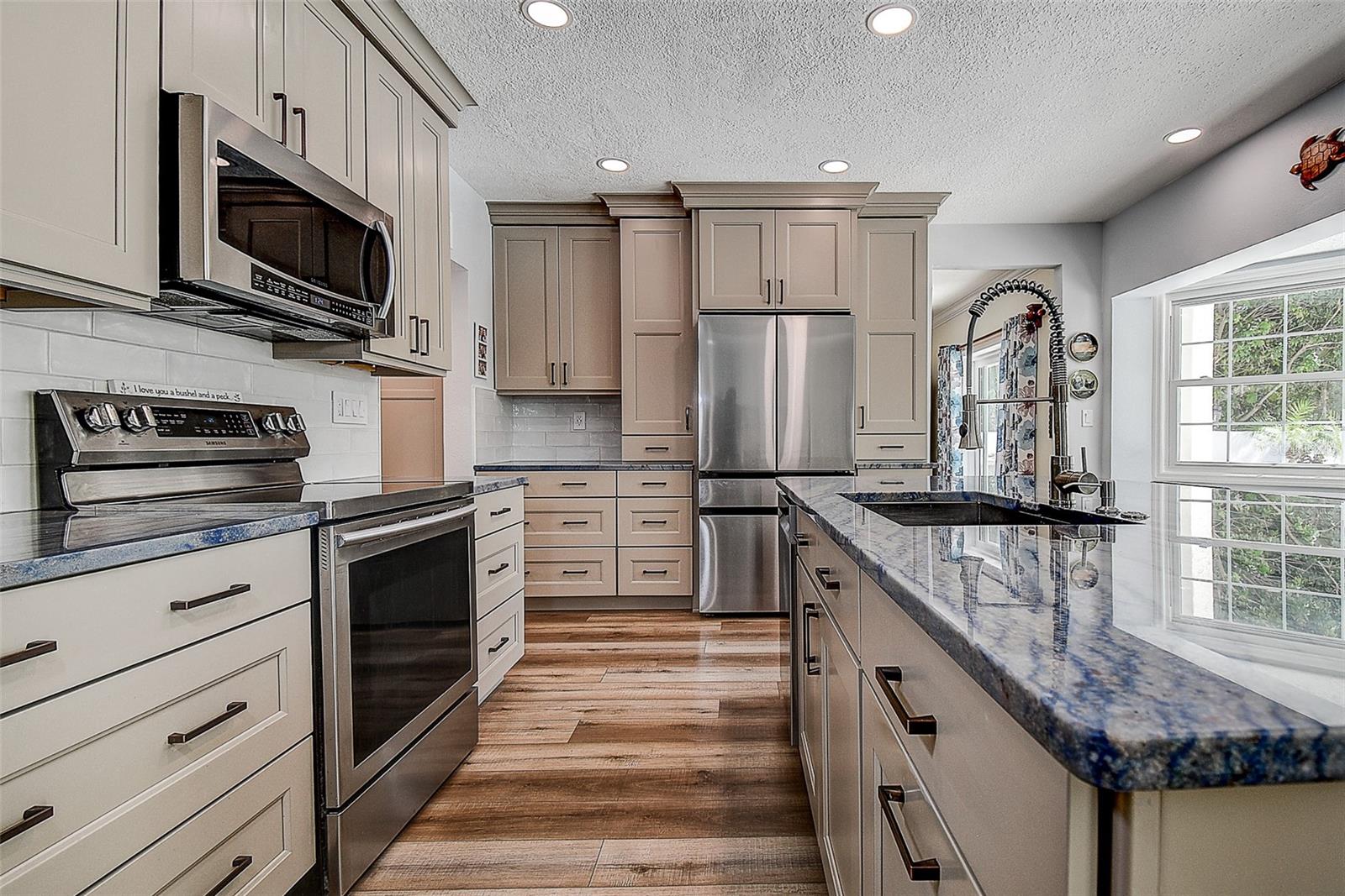 Image 17 of 86 For 1607 Gulf Road