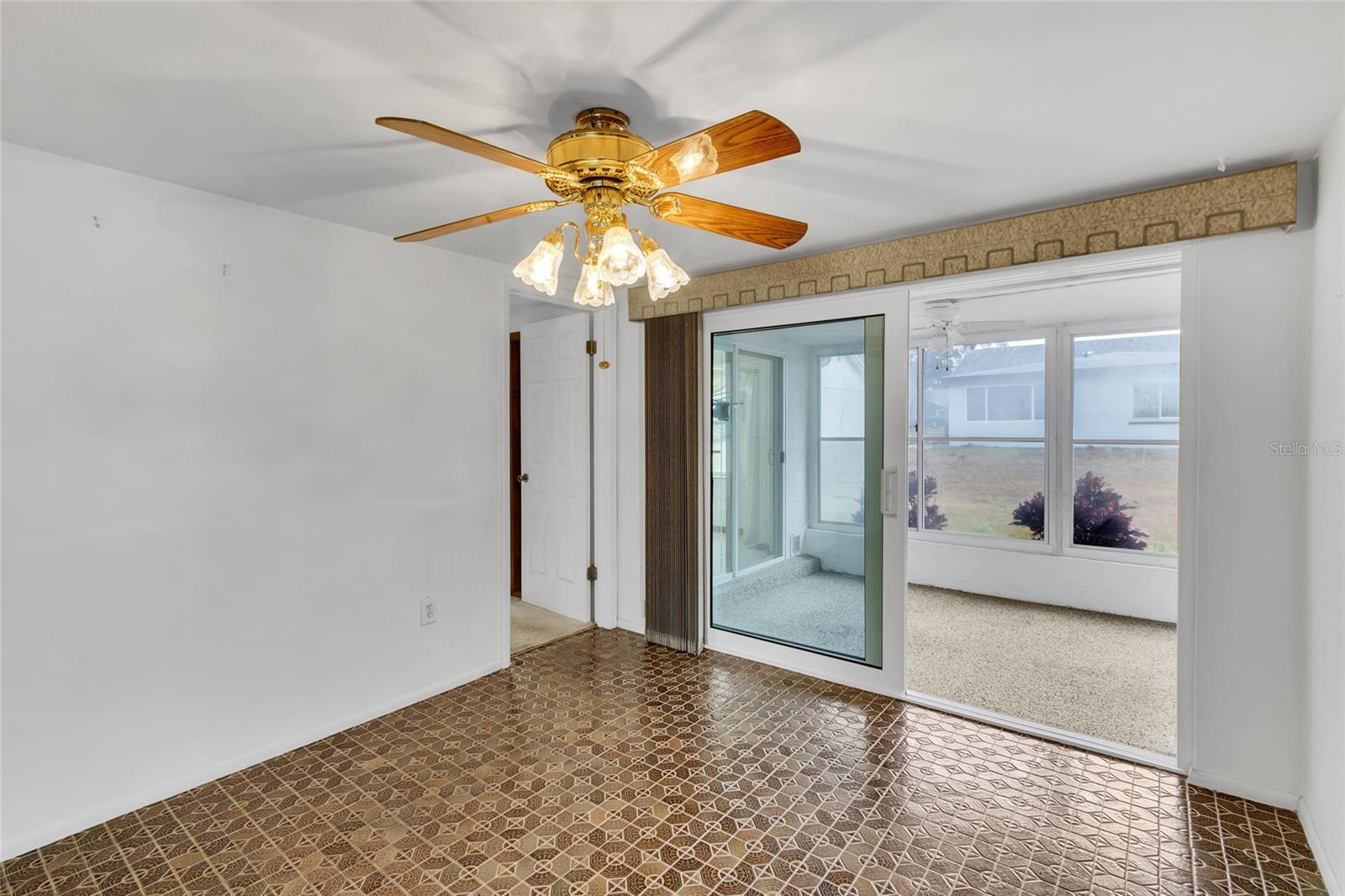 Image 11 of 37 For 12302 Quail Run Row