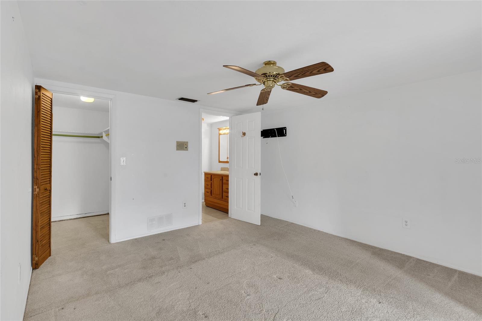 Image 13 of 37 For 12302 Quail Run Row