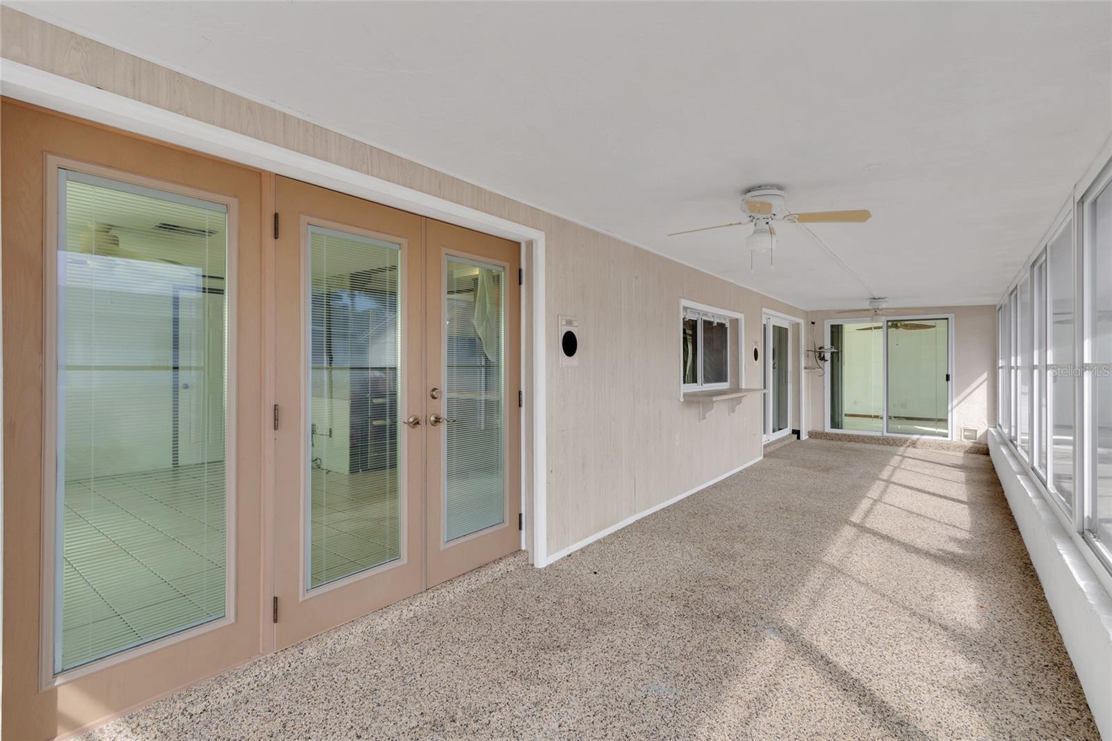 Image 31 of 37 For 12302 Quail Run Row