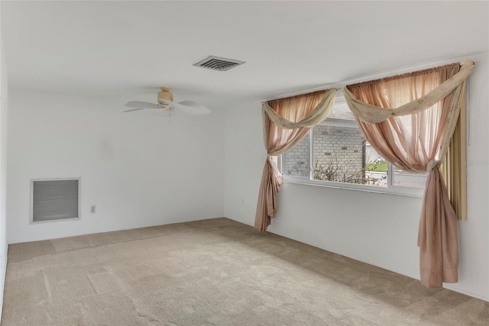 Image 8 of 37 For 12302 Quail Run Row