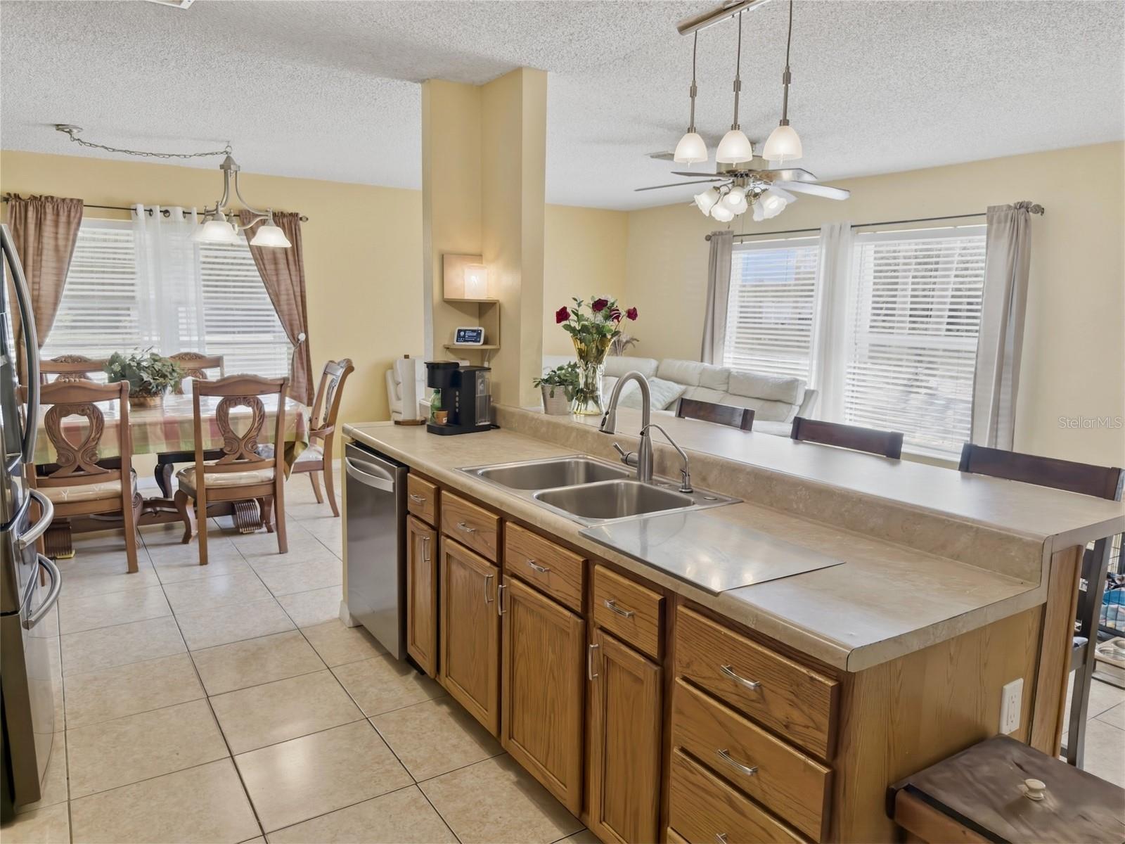 Image 13 of 50 For 7923 Adelaide Loop