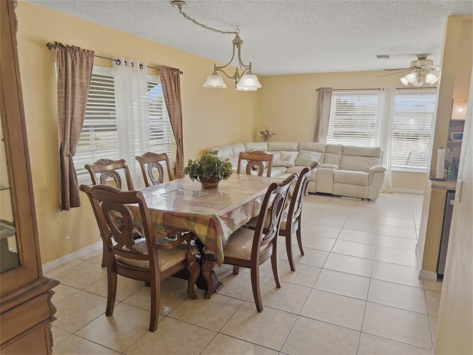 Image 17 of 50 For 7923 Adelaide Loop