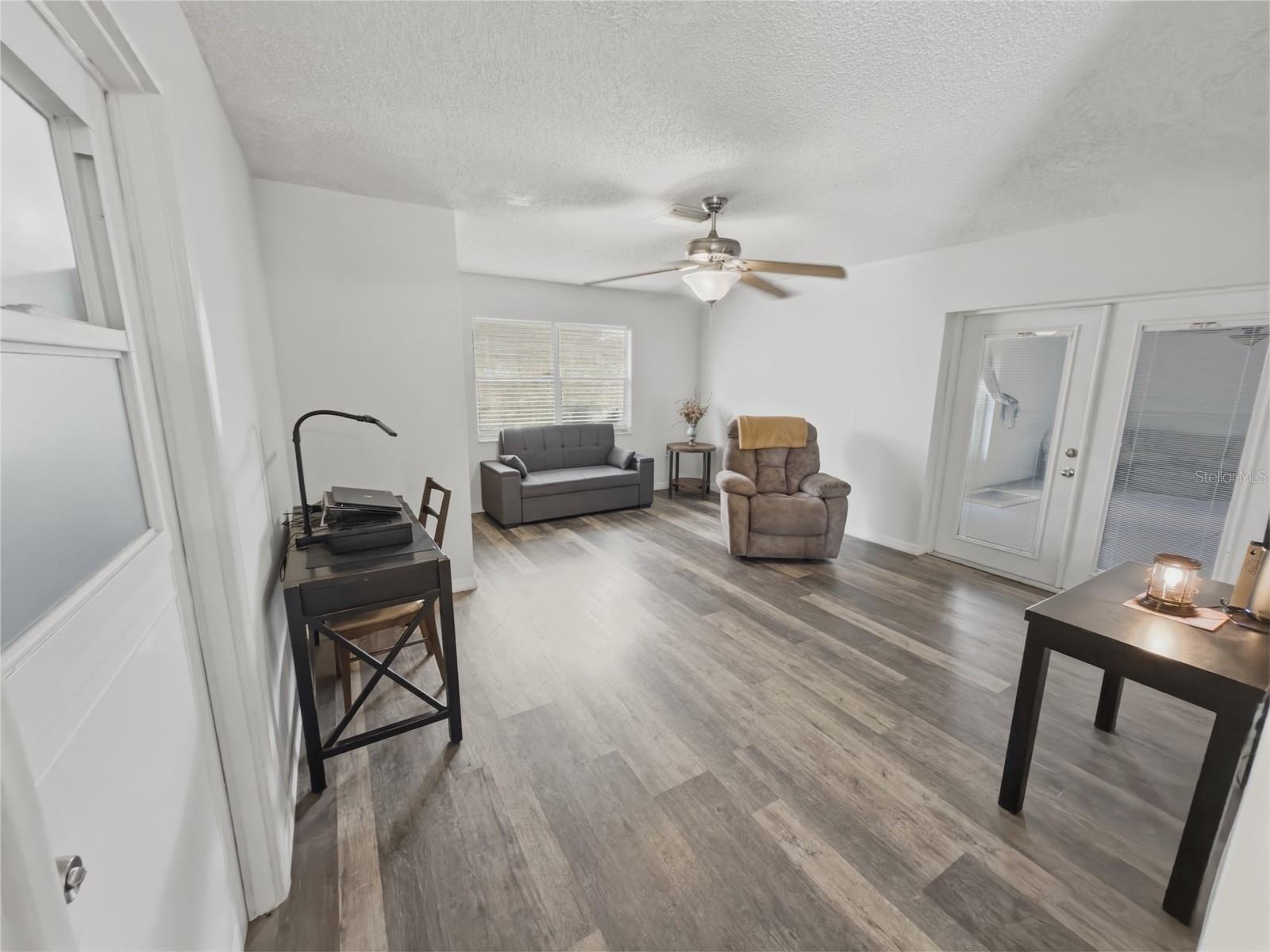 Image 20 of 50 For 7923 Adelaide Loop