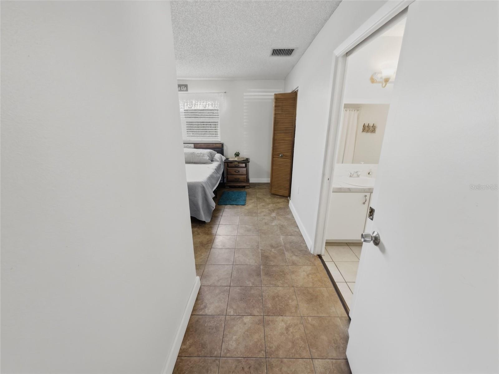 Image 24 of 50 For 7923 Adelaide Loop