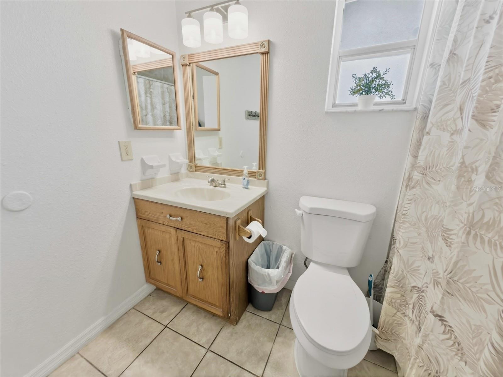 Image 34 of 50 For 7923 Adelaide Loop