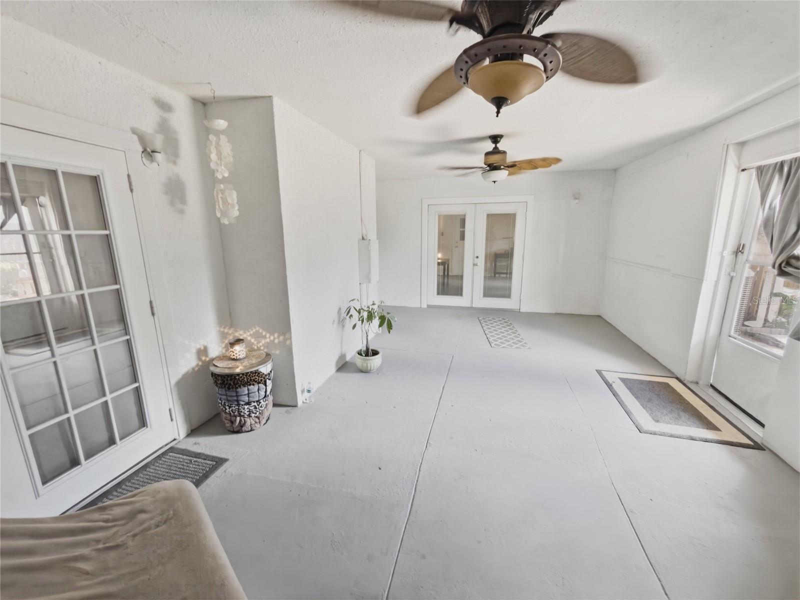 Image 38 of 50 For 7923 Adelaide Loop