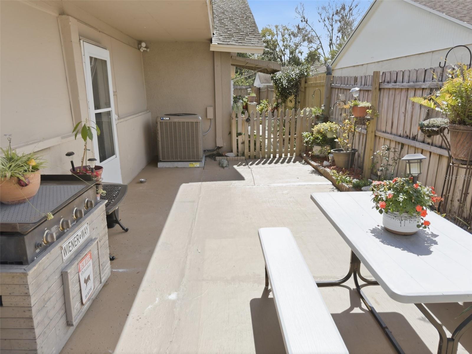 Image 42 of 50 For 7923 Adelaide Loop