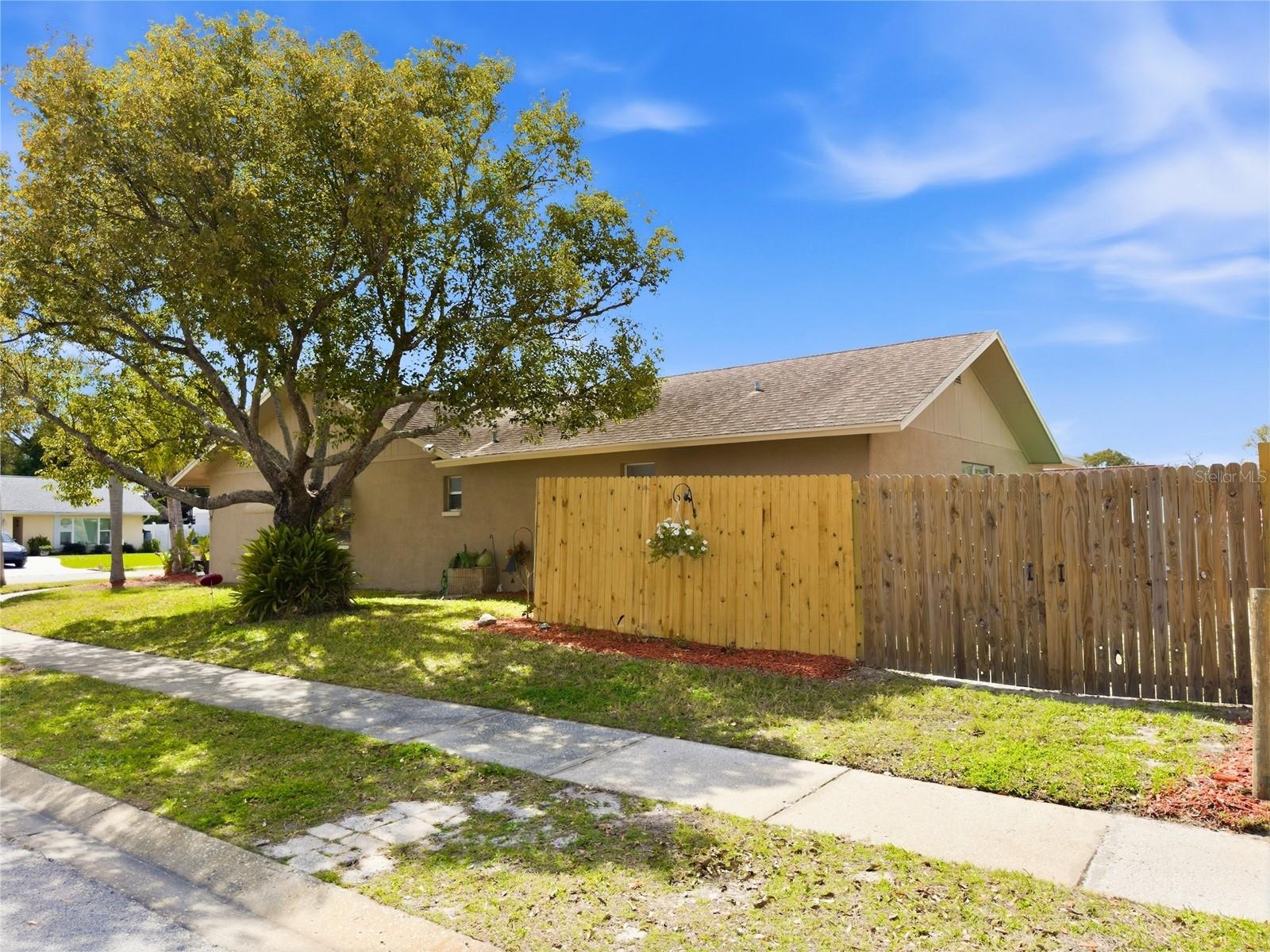 Image 50 of 50 For 7923 Adelaide Loop