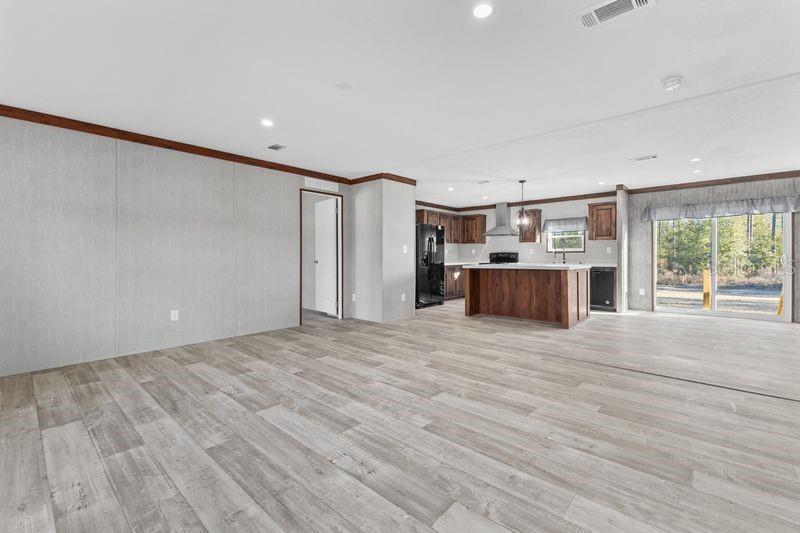 Image 7 of 19 For 15473 157 Point