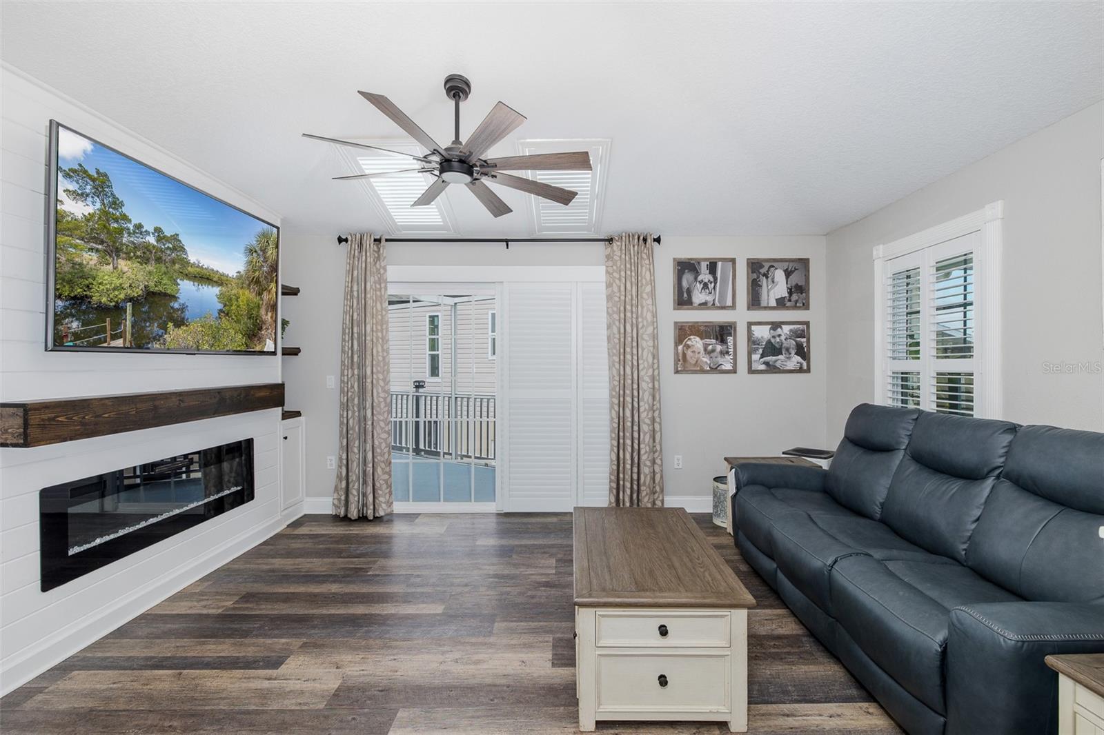 Image 24 of 85 For 8447 Damen Lane