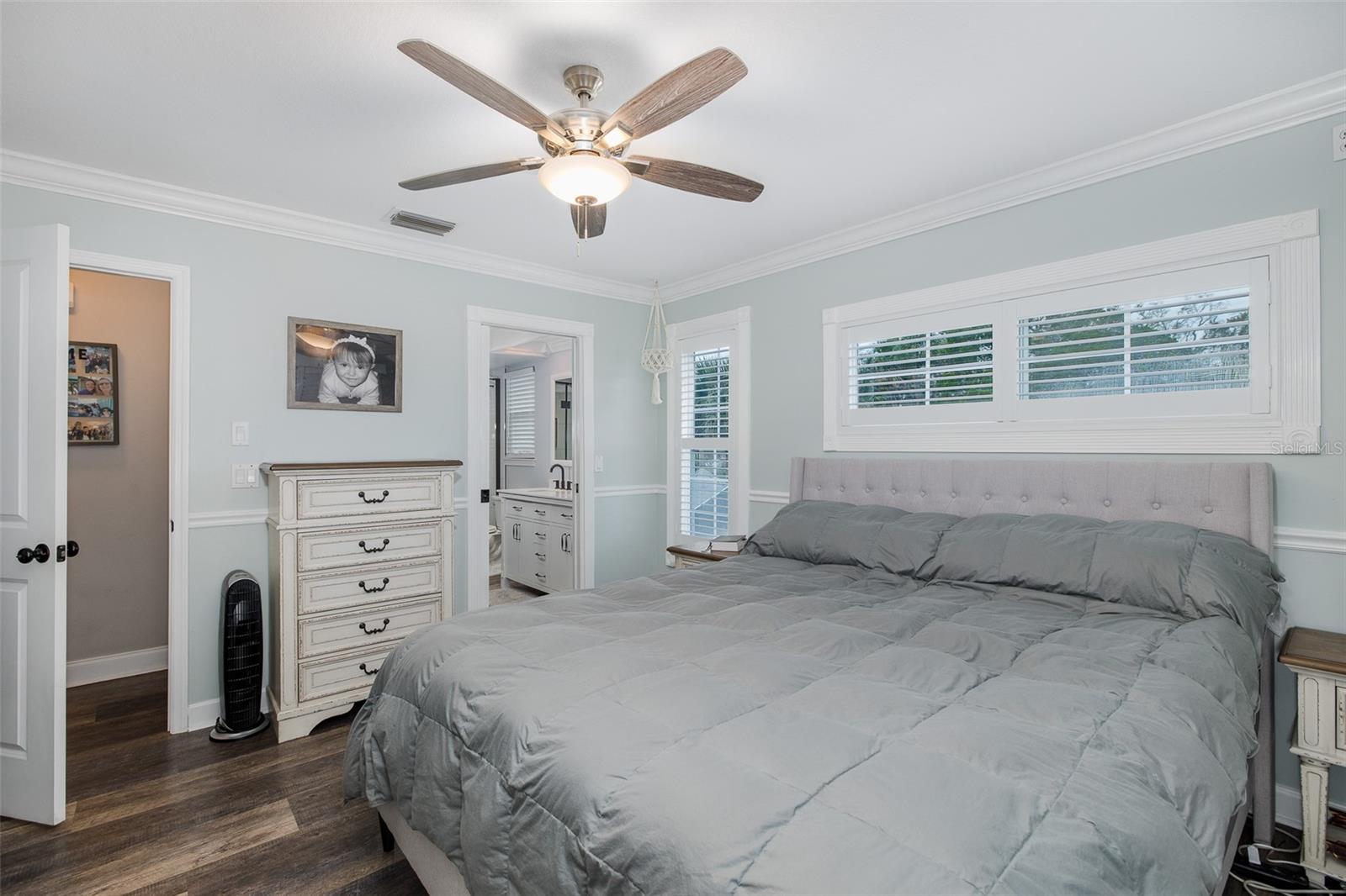 Image 30 of 85 For 8447 Damen Lane