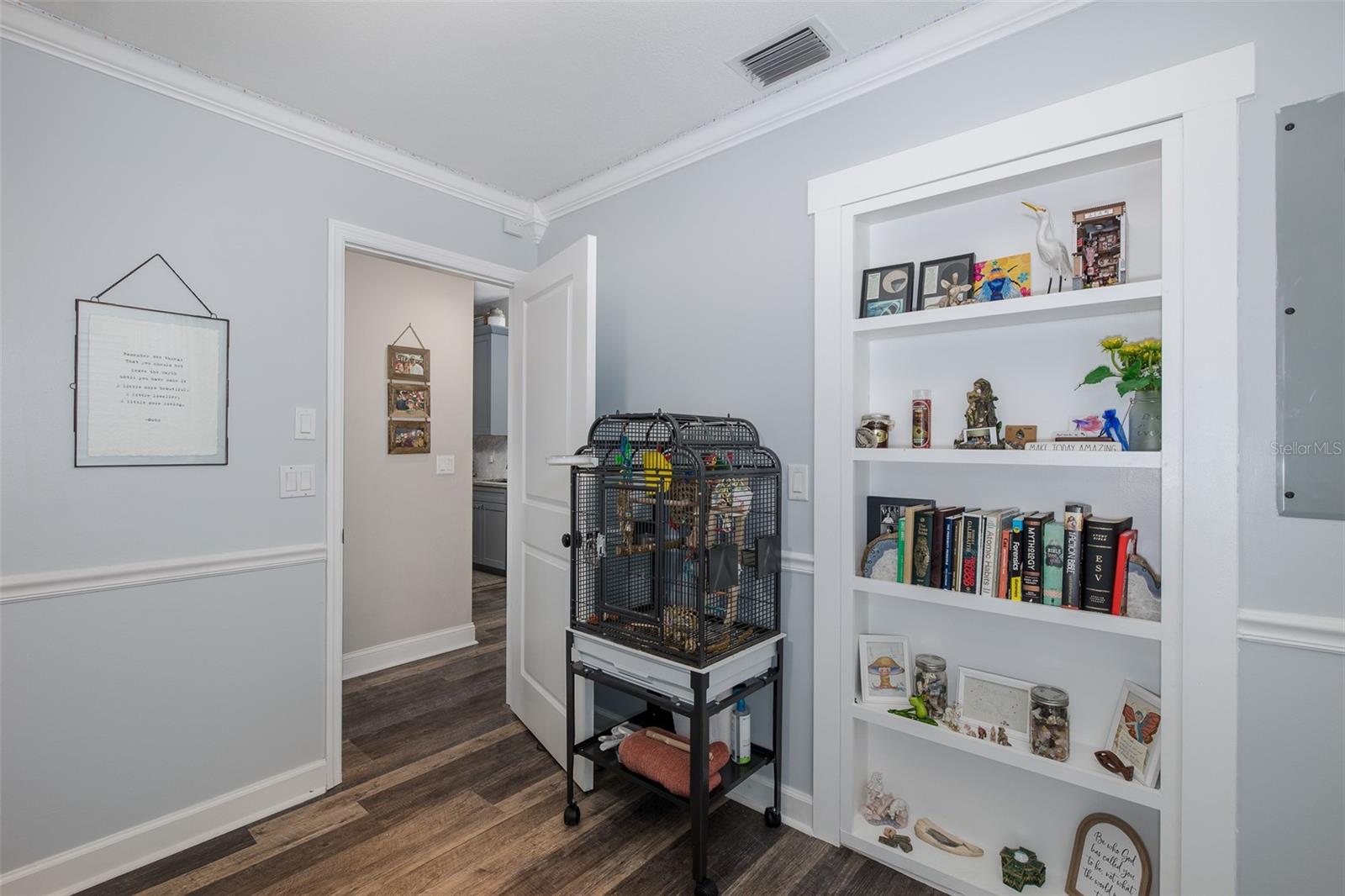 Image 38 of 85 For 8447 Damen Lane