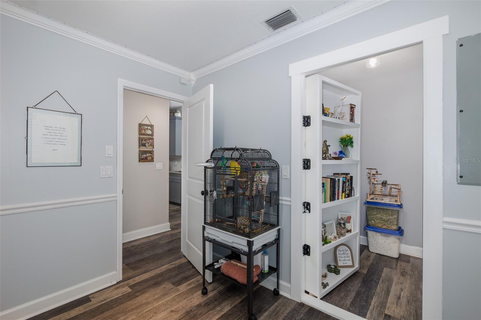 Image 39 of 85 For 8447 Damen Lane