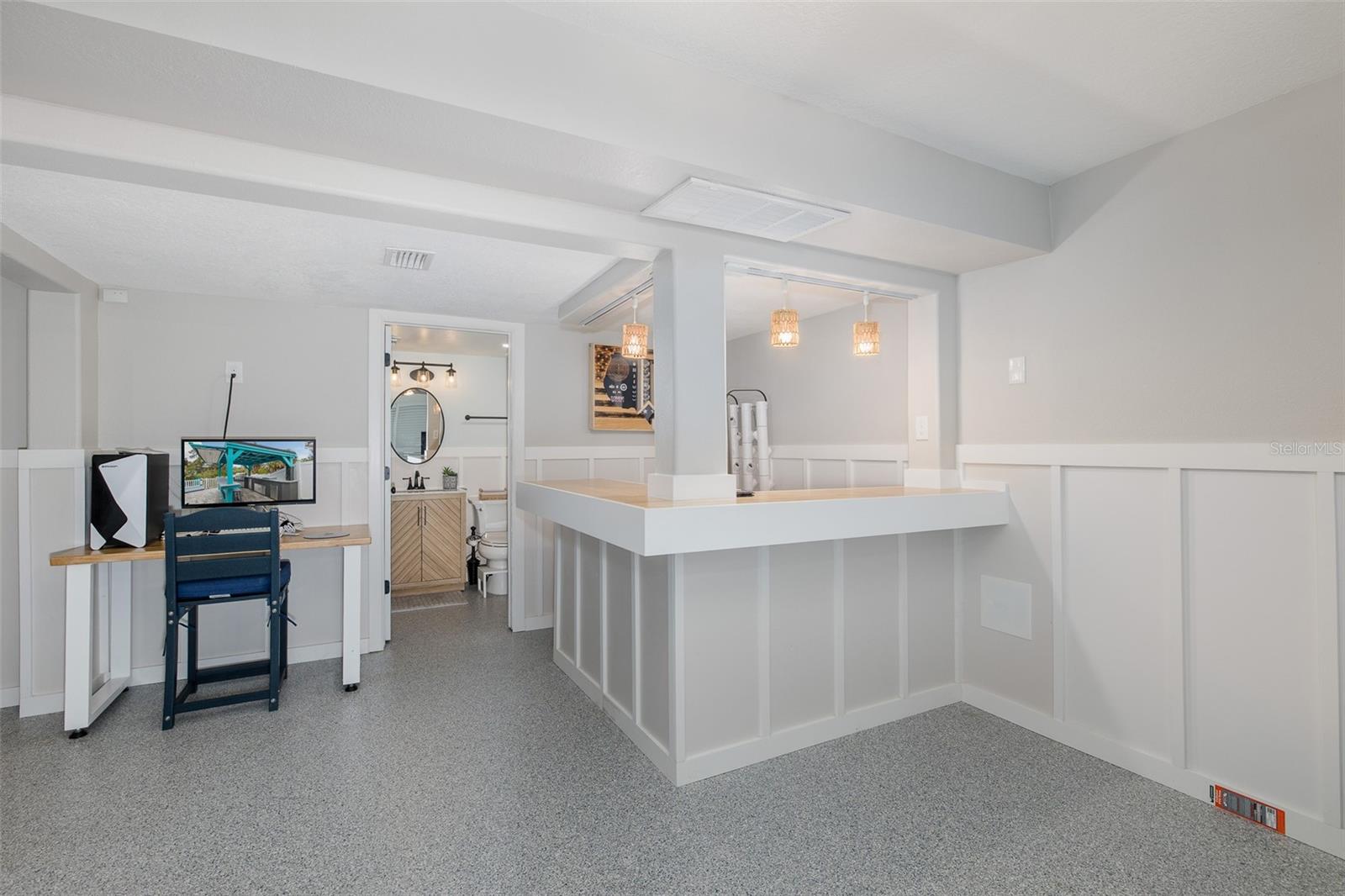 Image 48 of 85 For 8447 Damen Lane