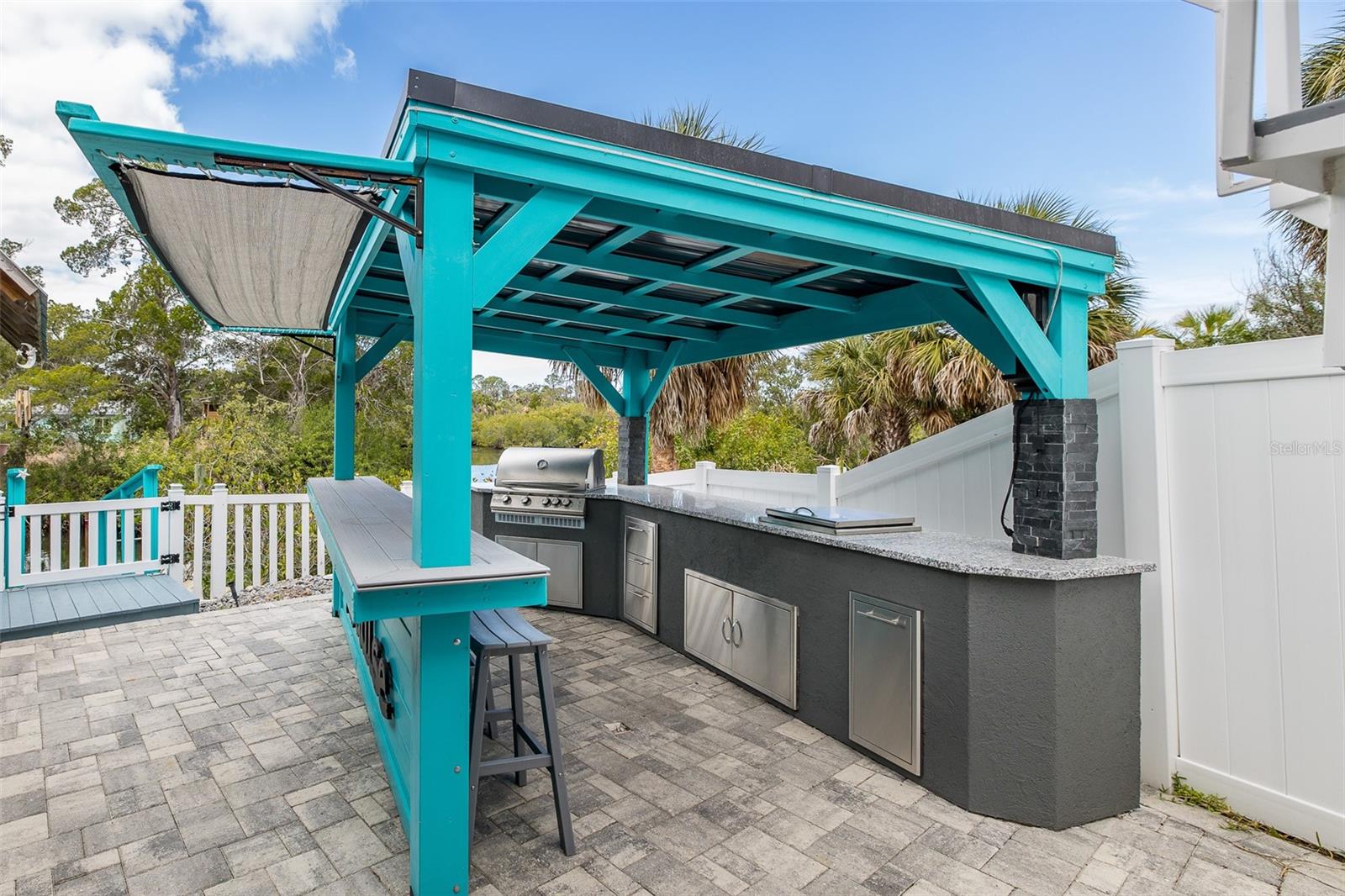 Image 5 of 85 For 8447 Damen Lane