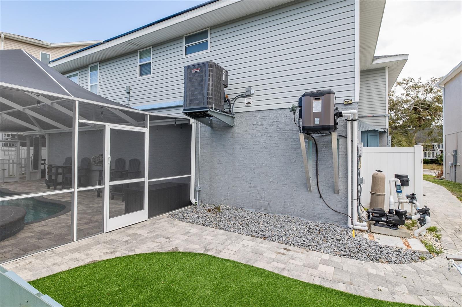 Image 83 of 85 For 8447 Damen Lane