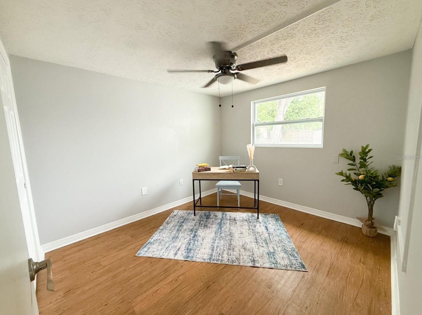 Image 13 of 21 For 4041 Las Vegas Drive